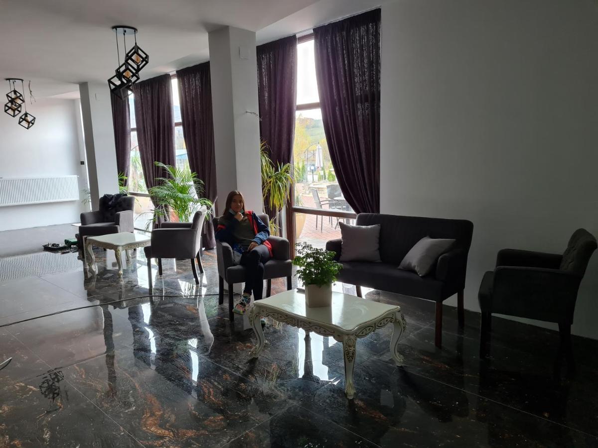 Cazare Palace Petroşani 외부 사진